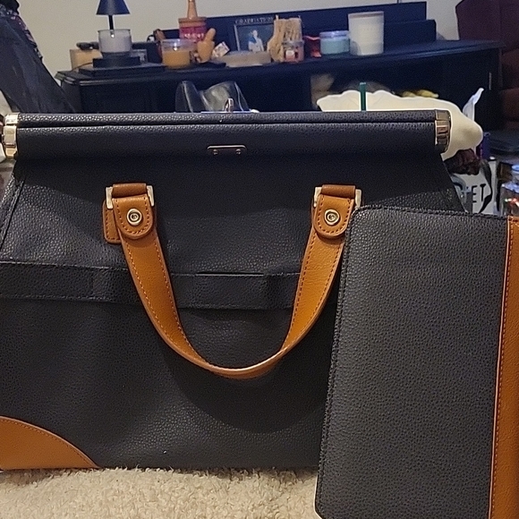 Black and Tan Satchel with Structured Shape and Sturdy Material - Picture 2 of 12